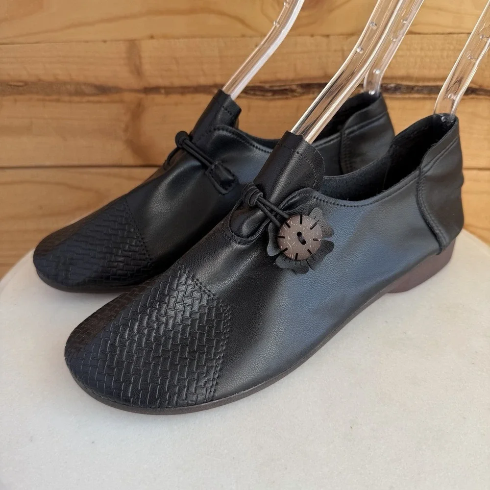 Faux Leather Soft Comfort Flex Flat Shoes‎ Flower Black Whimsigoth Fairy 8.5/9